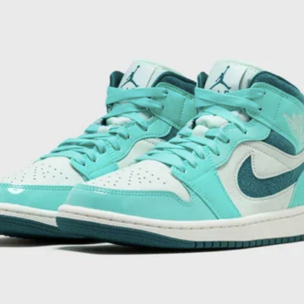 Jordan Womens AIR JORDAN 1 MID SE Green | Womens 7 - Picture 14 of 14